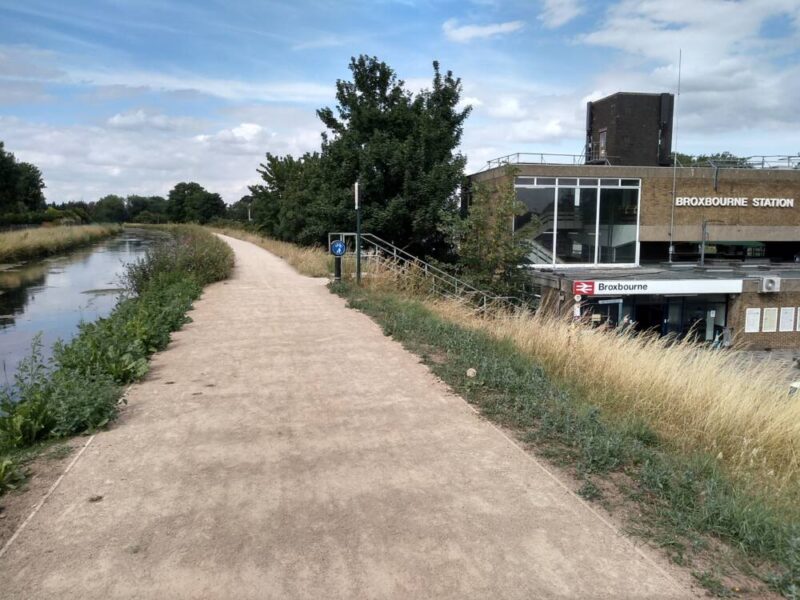 Broxbourne Station and New River 